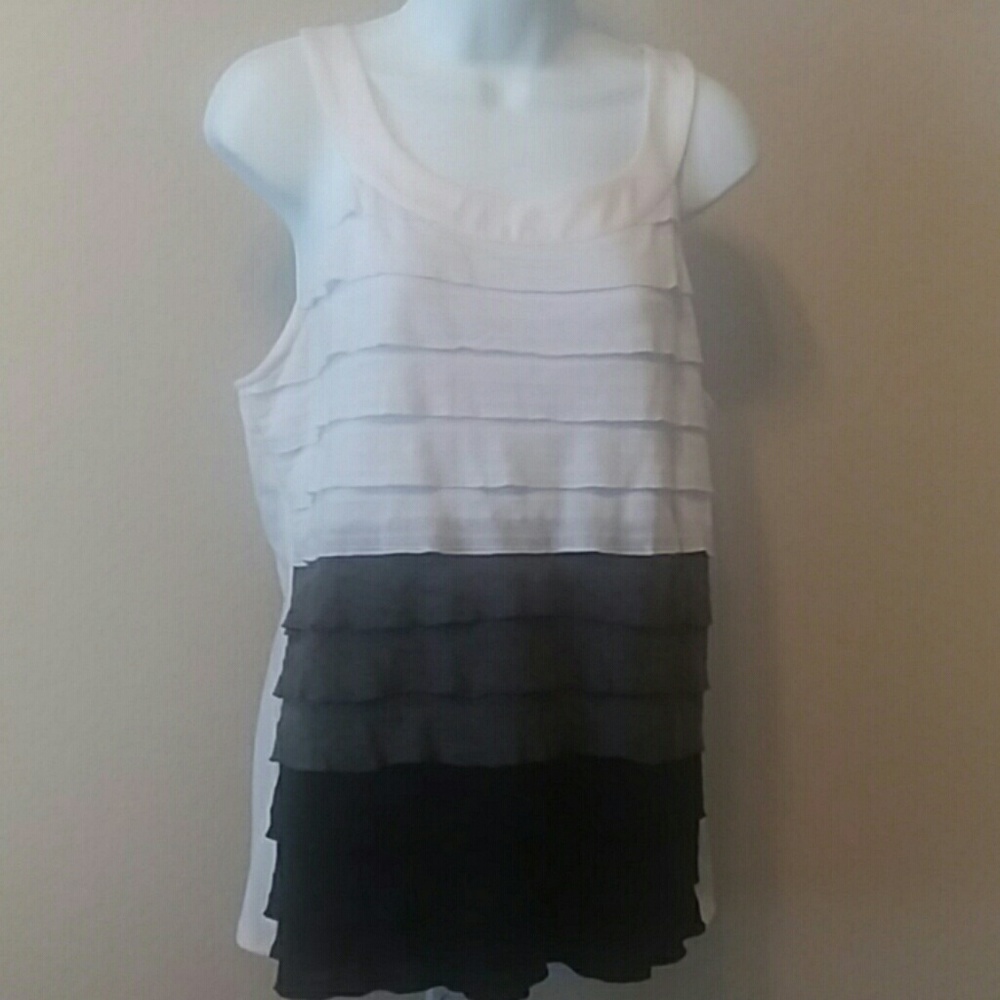 Layered Front Top - Picture 2 of 6